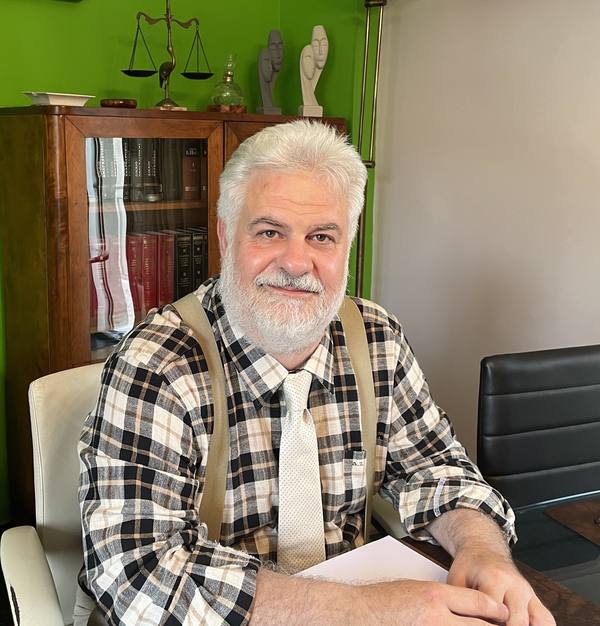 Δημήτριος Ζιαμπάρας — Ιδρυτής & Διαχειριστής, Δικηγορική Εταιρία Ζιαμπάρας